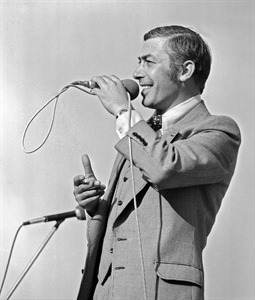 Вахтанг Кикабидзе